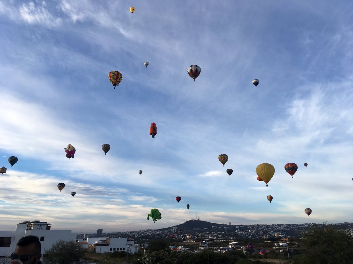 erick2do's tweet photo. Saludos desde el festival del globo de León gyabsjuato 🎈
#erick2do https://t.co/Xi83Ju4qD4