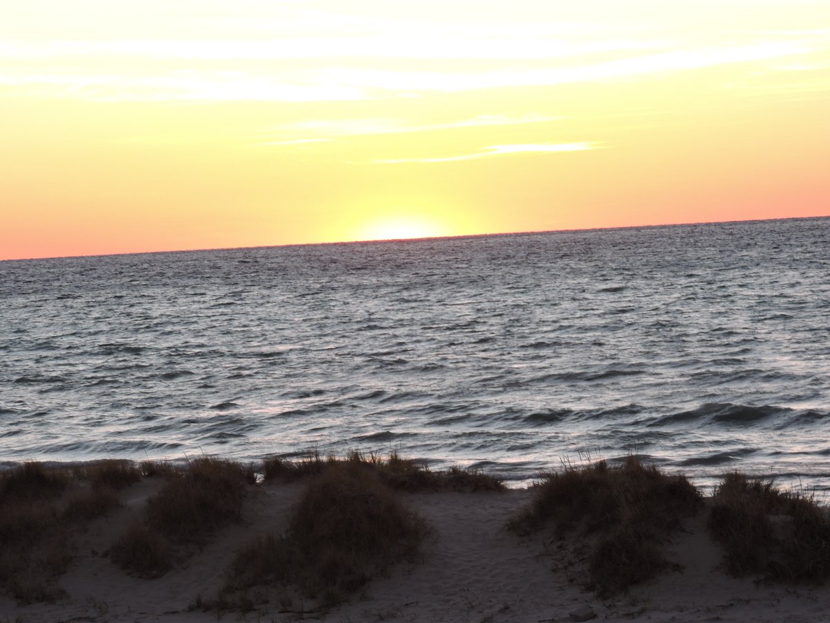 2016skipper's tweet image. Cold at the lake tonight 11/18/18