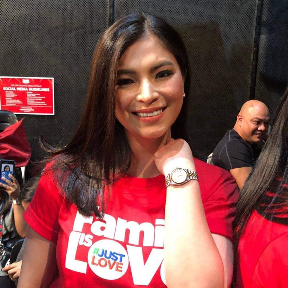 AngelSupporters's tweet photo. The luminous beauty of Queen Angel Locsin in ABS-CBN Christmas station ID๐๐๐
#FamilyIsLove
#BeautyWithPurpose
#QueenAngelLocsin
@143redangel
@ericjohnsalut
@ABSCBN https://t.co/rR0RdX1nex