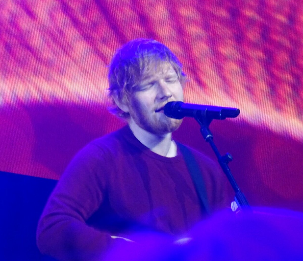 superjules69xxx's tweet image. Was it worth sitting on the cold floor for 5 hours for 6 acoustic songs from Ed ?
YES, YES IT WAS 😍😍
#IAMWHOLE #M4MH #jordanrocks