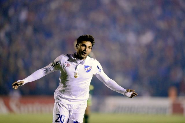 #NACIONAL | La continuidad de Tabaré Viudez depende de la continuidad de Medina, si este sigue probablemente Tabaré abandone la institución con destino a Brasil.