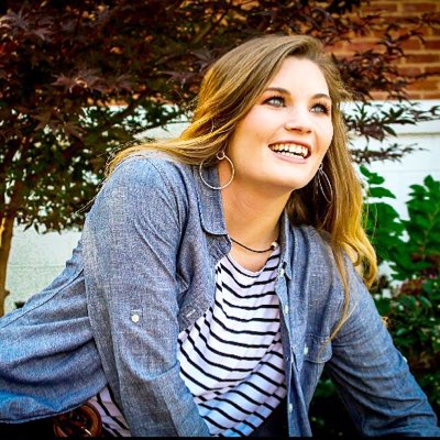 abby_elliott's tweet photo. #NewProfilePic https://t.co/36d2OlJxSK