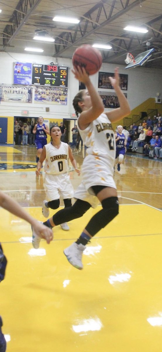 tn_rush's tweet image. 2019 G Gracie Bush (Clarkrange HS) averaged 9 ppg over the weekend in two big HOF game wins! She’s a super high b-ball IQ kid that can play the 1 or 2! Can shoot the 3 as good as anyone and defends guards well! She will make someone a great guard at the next level!