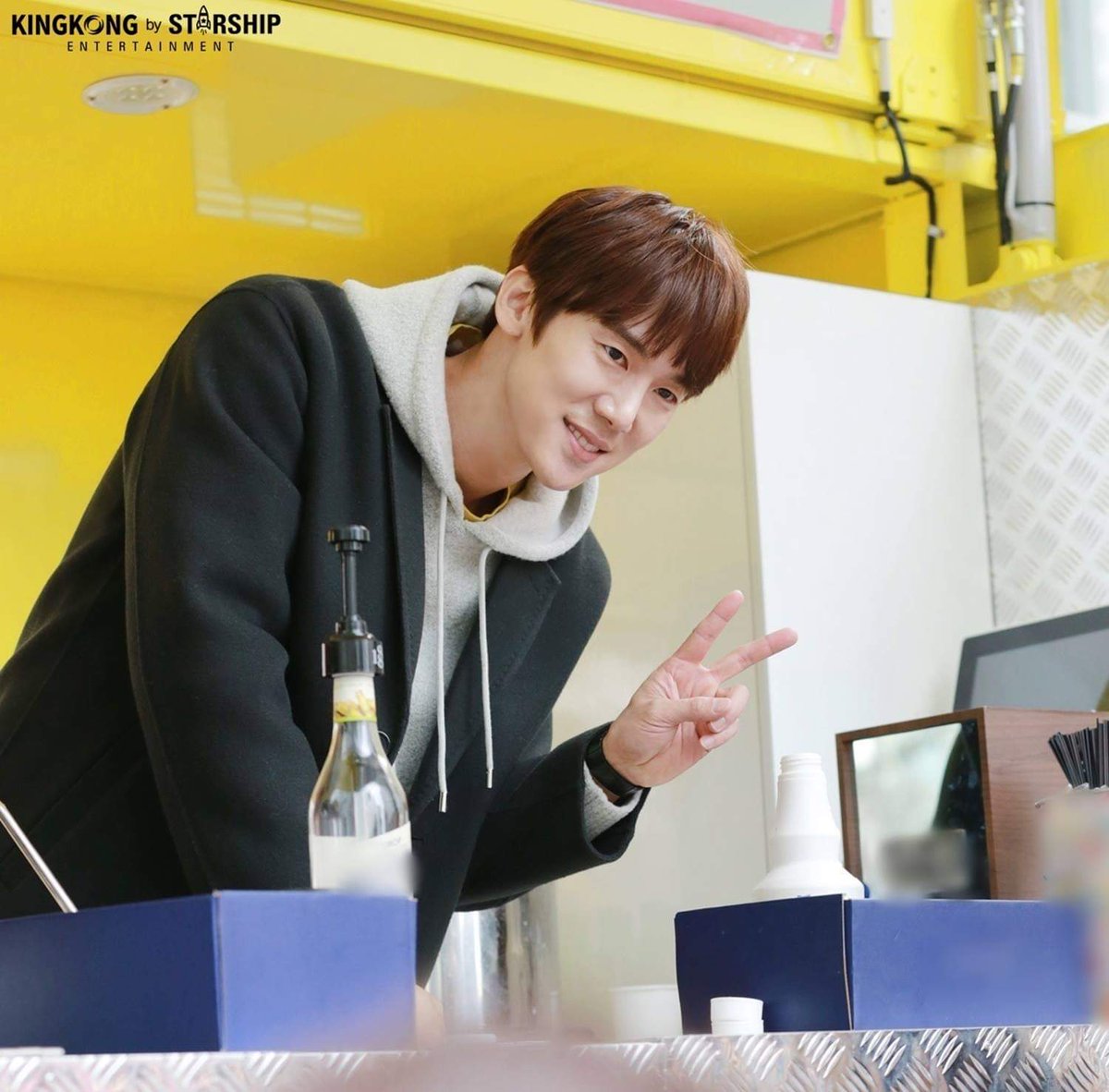 yeonseok_INA's tweet photo. [OFFICIAL] 20181116 #YooYeonSeok &amp; #SonHoJun Last Funation (Fun+Donation) Project - Coffee ☕ Friends

📷 https://t.co/AUcGjh1oCy

#유연석 #손호준 #커피프렌즈 #퍼네이션프로젝트 #coffefriends #funation #funationproject https://t.co/AW9qGsFPI9