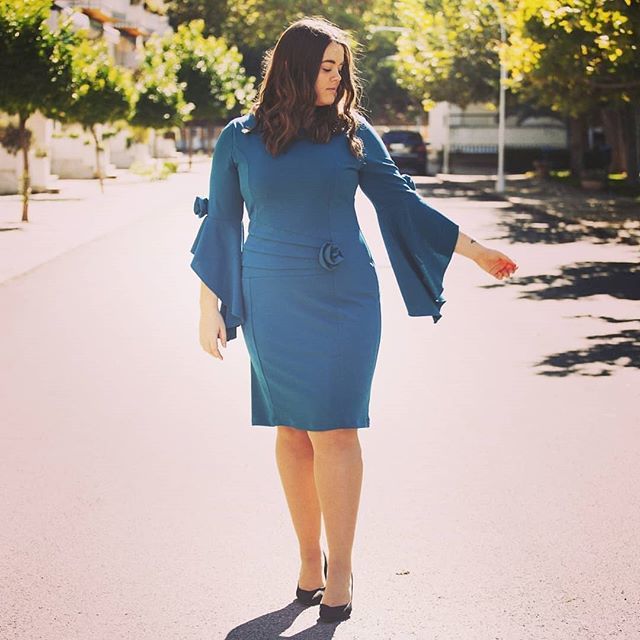 Bloggerplussize's tweet photo. Beautiful blue @martos_irene - No somos perfectos y tenemos millones de defectos. Y pueden decir lo que quieran, pero somos realmente increíbles.
#unrinconmaravilloso #curvygirl #curvy #curvas #plussizelook #body #bodypositive #effyourself #amatuscurv… https://t.co/BnoNlgAhSw https://t.co/ya9sah4QNj