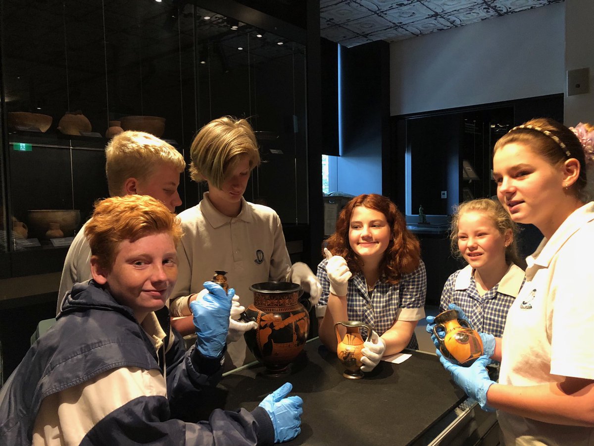 SharynVolk's tweet photo. @unimelb Goulburn Valley #oblproject Shepparton HS Year 7s at work in our wonderful object labs this morning. Smiles all round. #engagement #ancientworld https://t.co/fuRqeTcJfX