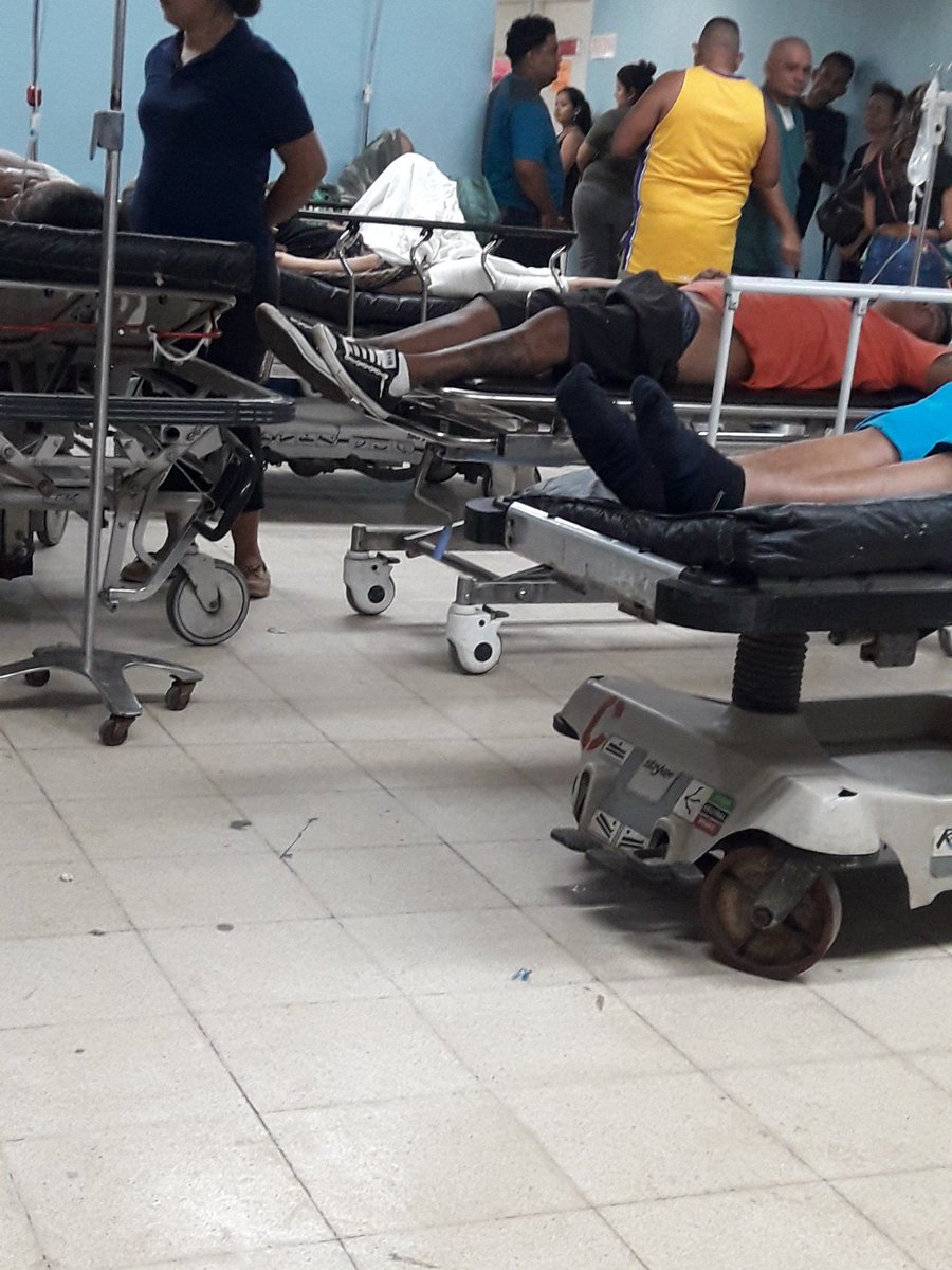 luzEfimera4's tweet photo. Asi merito estan las condiciones del Hospital Manolo morales  "Emergencia" 

Mientras Daniel Ortega gasta miles de miles en luces Navideñas para aparentar "Normalidad" https://t.co/ImiDm2jFK4