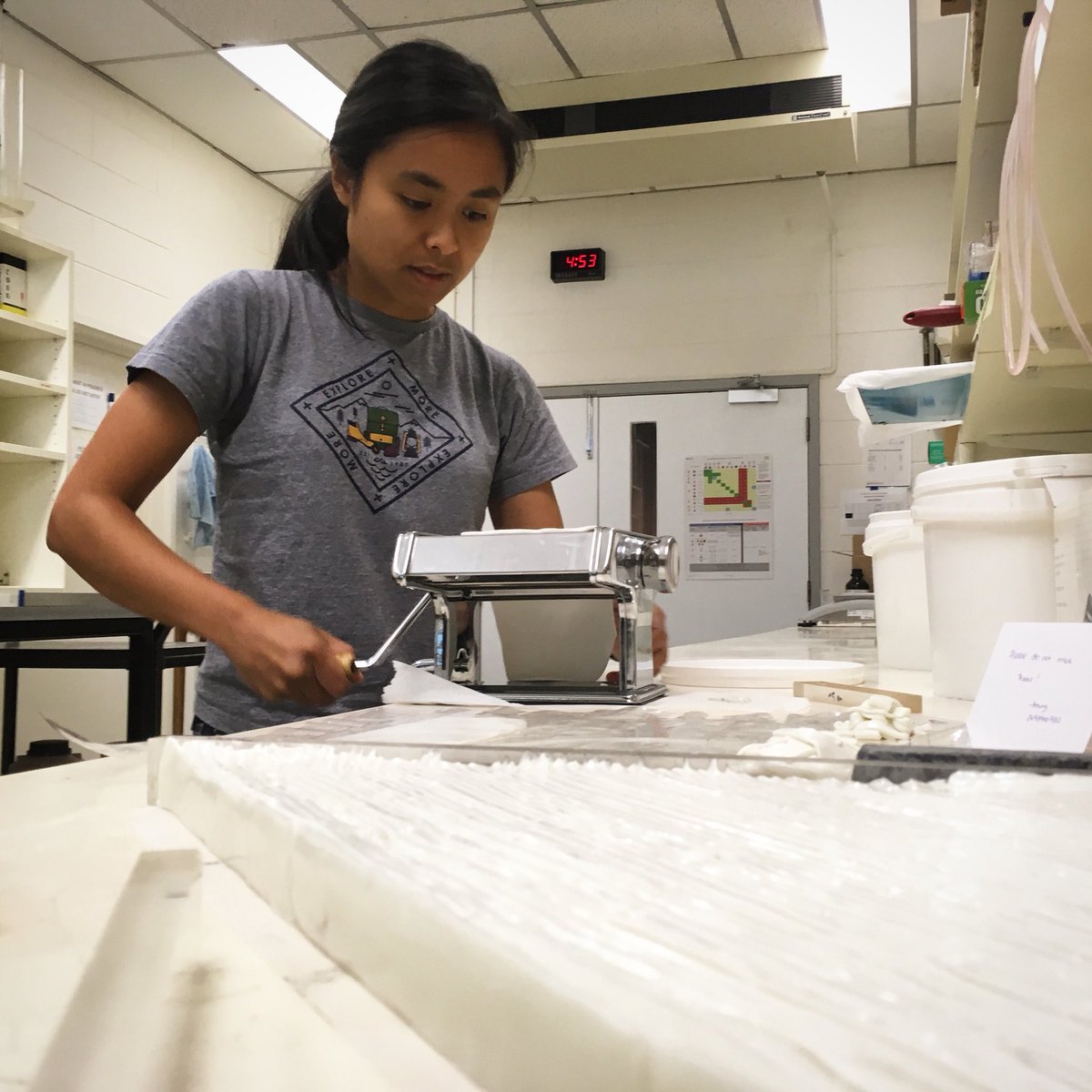 anungsamsu's tweet photo. Who knew that pasta makers have a place in the lab? Here I’m preparing mm-thick sheets of two different silicone mixtures and putting them together in an alternating fashion - an analogue to pre-existing fabric in the lower crust! #analoguemodelling #geology https://t.co/XtNMVVc2Ud