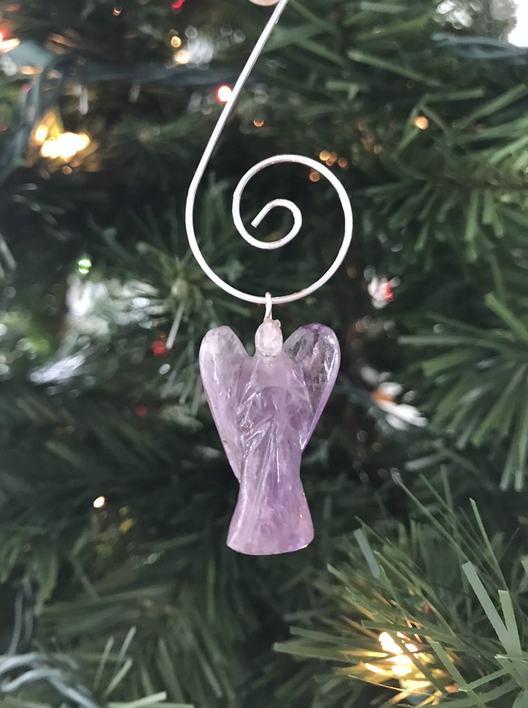 MerakiLotus's tweet photo. Gemstone angel ornaments have made it to my shop! #rosequartz  and #quartz also available 👼🏻
#angels #christmasangels #ornaments #christmasornaments #holidayshopping #christmasdecor #boho #bohochristmas #shopsmall #etsy #quartz #handmadeornaments 
https://t.co/LKfGviONmH https://t.co/nj7a3DNAZ4