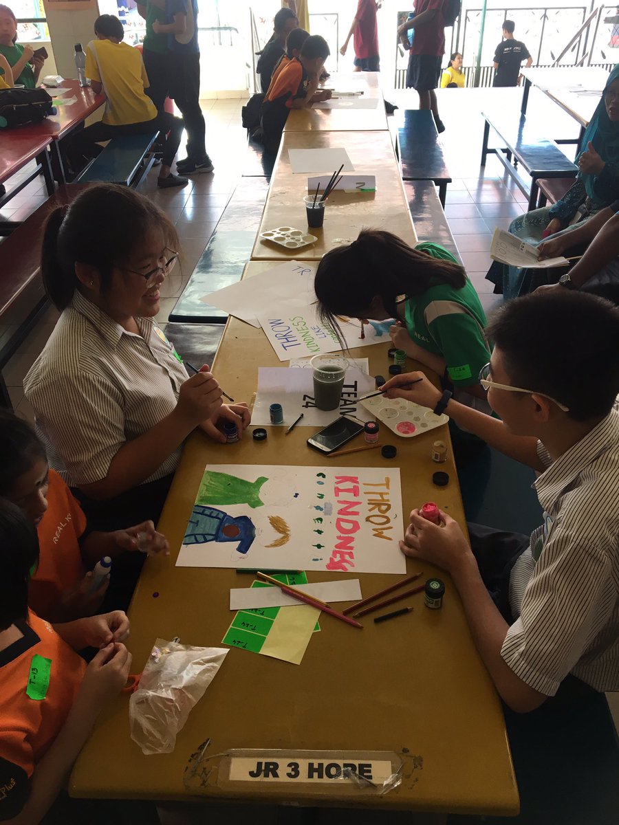myUNICEF's tweet photo. Poster designing by the children to spread words of kindness! Here are just some of their beautiful artwork! 💙#WorldChildrensDay #MYkindness2018 #KidsTakeOver #TeamRealSchools https://t.co/DwfCXf0xzg