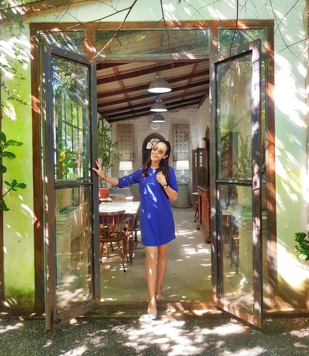 paanito's tweet photo. ร้านนี้มีดีที่การตบแต่งร้าน สไตล์ gallery ในป่า สวยทุกมุม วันนี้ลองชิม สโคนอัญชัน ใช้ได้เลยนะคะ อยู่เส้นแม่ริม  ไม่ไกลเมืองได้บรรยากาศดีค่ะ แต่งตัวสวยๆ มา ได้ภาพสวยกลับไปแน่ๆ สมชื่อร้าน Thongma Studio @aroii #อร่อยบอกต่อ #นางฟ้าพาชิม #กินไปเรื่อย #ร้านกาแฟเชียงใหม่ https://t.co/OrlW0WNtjB