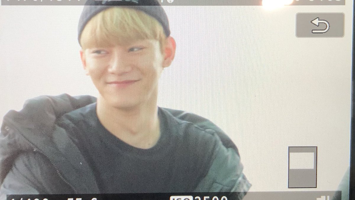 forever___ex0's tweet photo. 181119 ICN 귀여엉 ㅠㅠㅠ👏
#exo #chen #첸 https://t.co/AZCd9lonxM