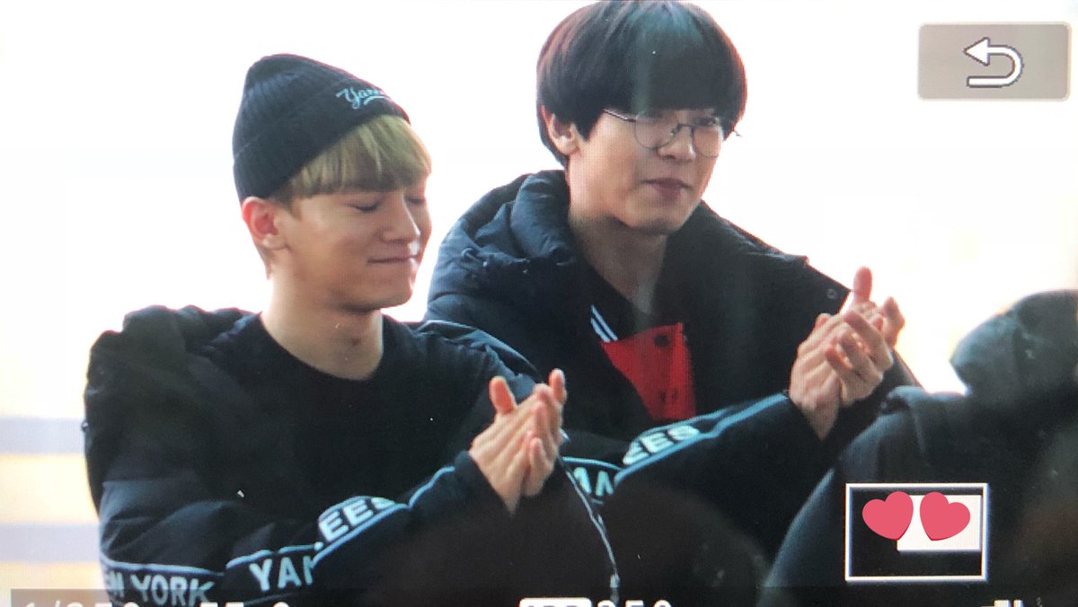 forever___ex0's tweet photo. 181119 ICN #exo #chen  #첸 https://t.co/n6fCQ1Ql70