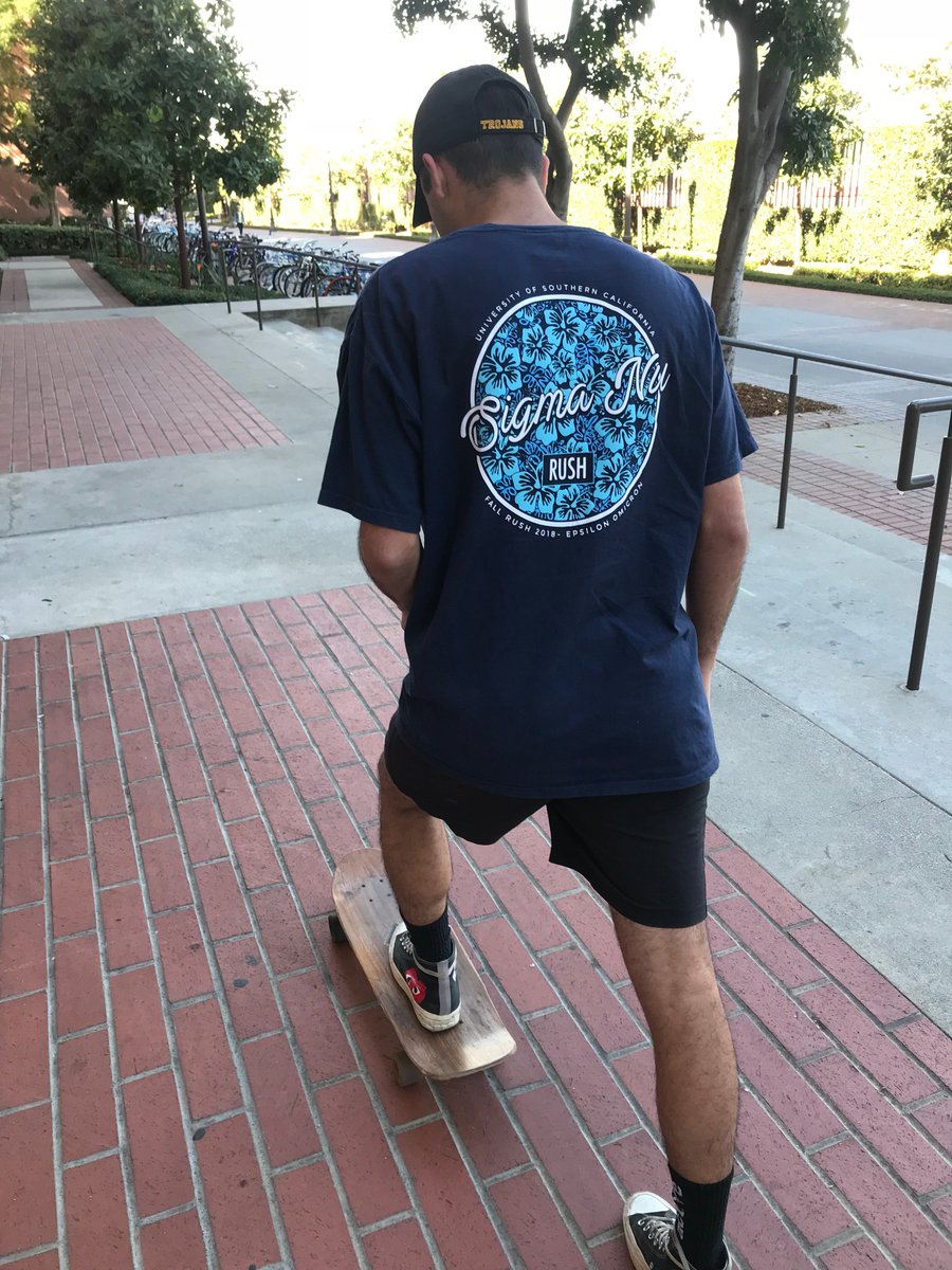 bikebolan's tweet photo. Looks like someone snapped this pic of me while I was on my way to my next audition. Don't know who's been taking these pictures of me behind my back but it's really weirding me out. I NEED to find out who this stalker is 🧐#BehindyourBak #PostEarYours https://t.co/ib5HuD8ZAR