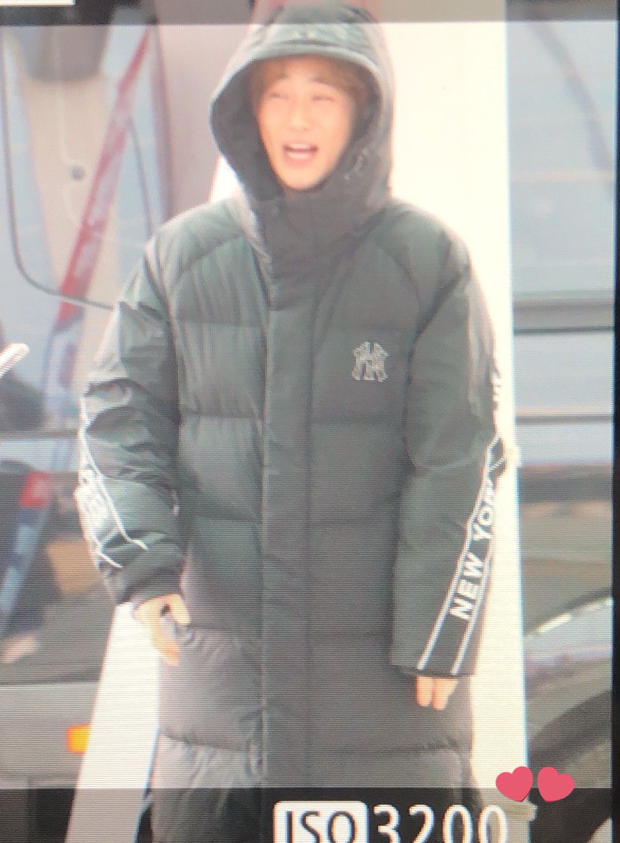 forever___ex0's tweet photo. 181119 ICN 웃는 수호 🐰💞💞💞💞💞#exo #suho #수호 https://t.co/QRjGmqihEU