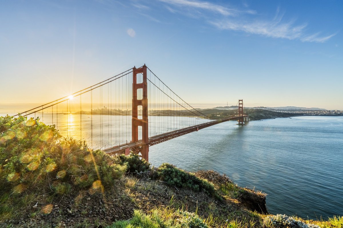 It's easy to explore the Bay Area when you stay at our wine country inn. The famous #GoldenGateBridge is just 62 miles away! bit.ly/2CS0SOX