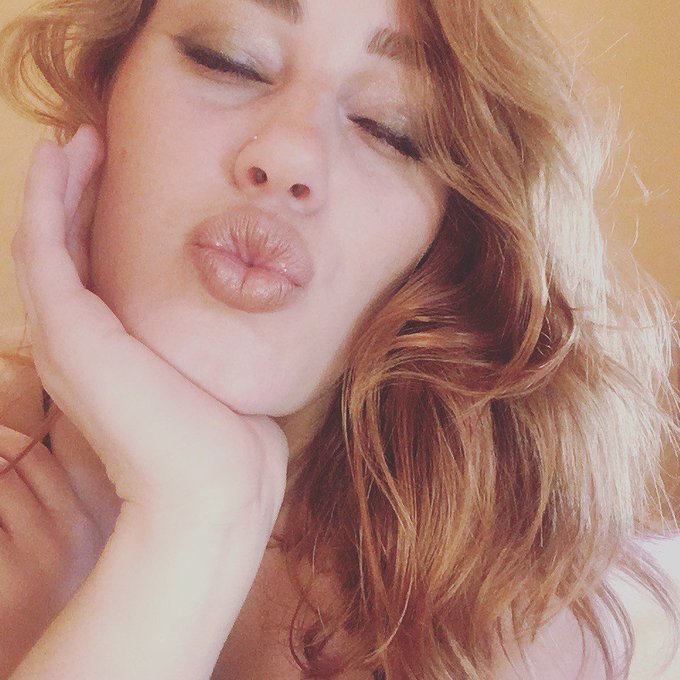 VOTE FOR MY IMAGES! Visit my Scarlet Blue profile now, and register your vote for your favourite image