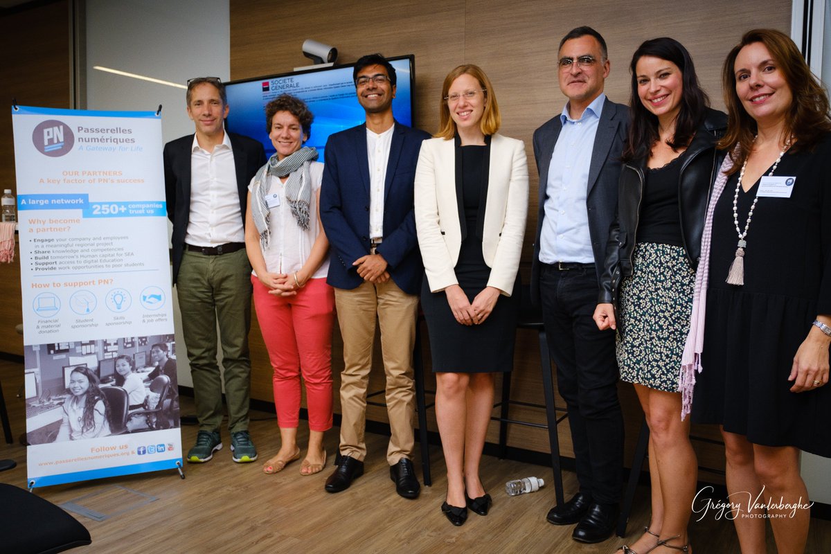 passerellesNume's tweet photo. On Nov7th, #PN organized in #Singapore a panel &amp; cocktail conference: Disruptive digital innovation: the future of work? Thanks @sylvianef24 @Ubisoft @DaianaBeitler @Microsoft @NicolasMonsarrat @Accenture @XavierPavie @essec @ET4566 @Ashoka https://t.co/V7yGbuot9H https://t.co/qO2IZX5HkL