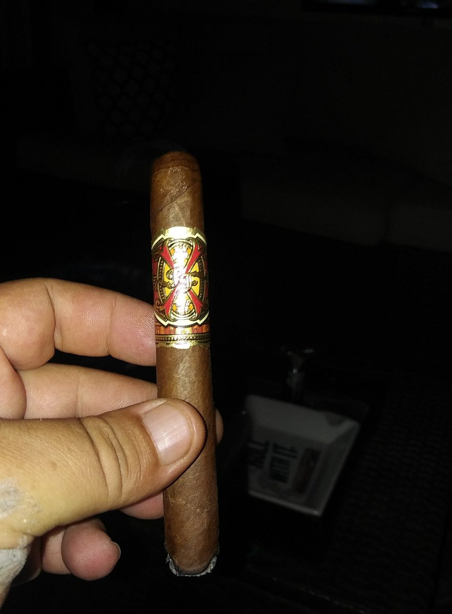 keepmovin2020's tweet image. Something Full last COTD @AFuenteCigars. &amp;amp; #raydonavan 🔥💨📺🔊🌜🌠🌴 @joe_boca @PuffSmokeNAsh @AirMunro @CigarChairman @MikeyGio85 @RobbieM93927968 @Constan70997526 
@writercimasuda @Mike_W_Simpson @BobbyZ256 @TriumphCIO @mattyrock2k @UncleMax313 @mauishotdogs @doc_wil @ricaves