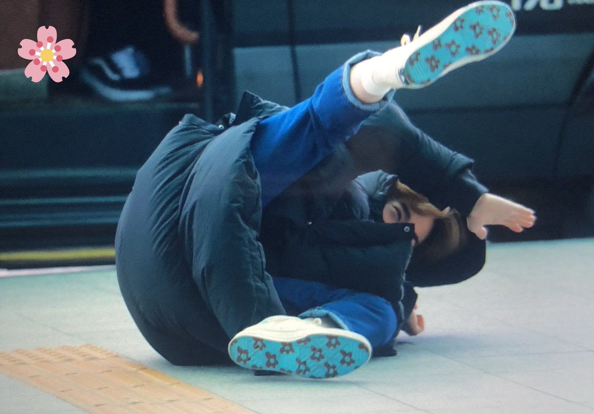 EXOGlobal's tweet photo. [PREVIEW] 181119 #SUHO @ ICN Airport
Cr: _CottonBlossom

#EXO
#weareoneEXO 
#EXO_TEMPO 
#EXO_DontMessUpMyTempo 
#어디에도_없을_완벽한_EXO 
@weareoneEXO https://t.co/eEo1OYYU58