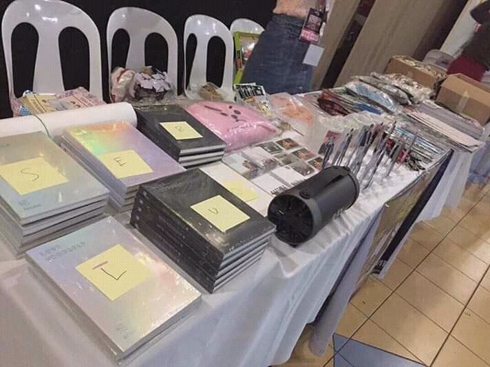 p1skzeez's tweet photo. This is our booth during the #CDOKCon2 and guess what? Our fanclub BTS CDO won the "Best Fanclub of the Year" out of all the fanclubs in the province. 11.11.18
We are born to win ARMYs! π
@BTS_twt https://t.co/lhpOKy4D1S