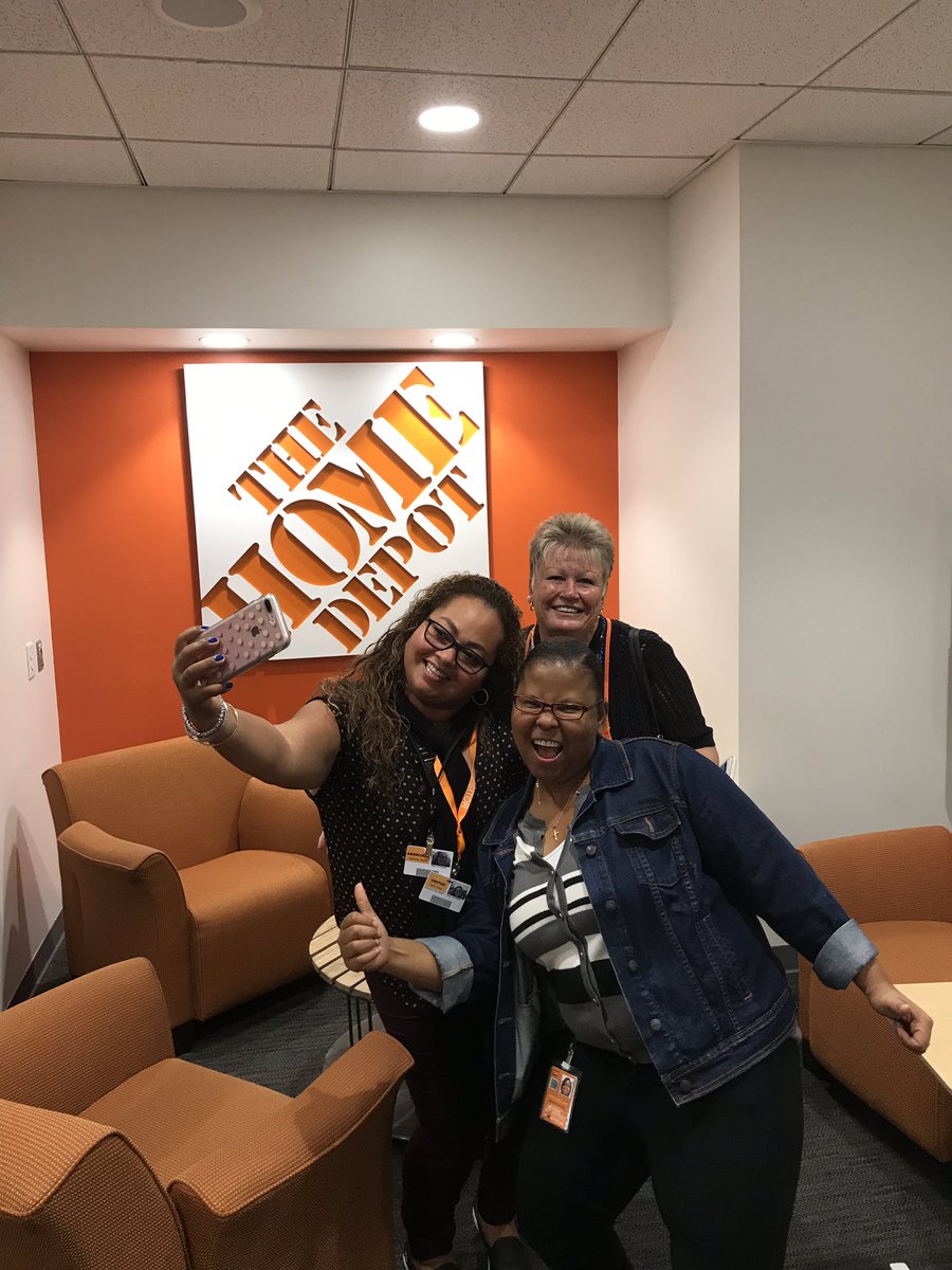 dsaraiva5's tweet photo. It was a pleasure meeting you all. Had an amazing time at the BSC and SSC. Met some fantastic team members and finally put a face to the voices and solidified our partnerships! Awesome team! Can’t wait for the next trip. #atlanta #homedepot #miamiteam #ssc #bsc #makingithappen https://t.co/JSI8Mke3jN