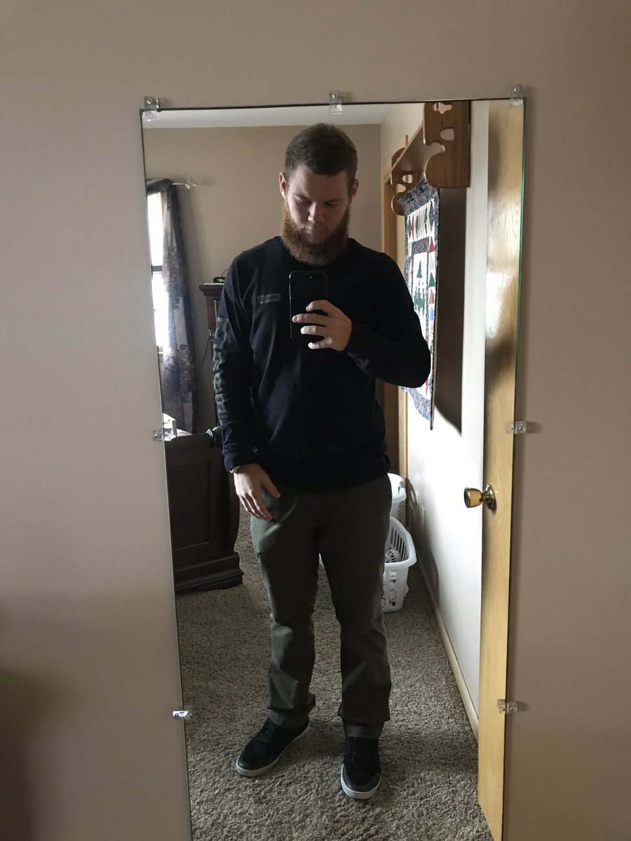 d_cookieman326's tweet photo. There comes a time when change is needed. These pictures are about a year apart. Last year I weighed 270, this year I weigh 180. I knew it wasn’t going to be easy but I pushed myself to be better everyday. If you want something go and get it. https://t.co/AgC16ha7F3