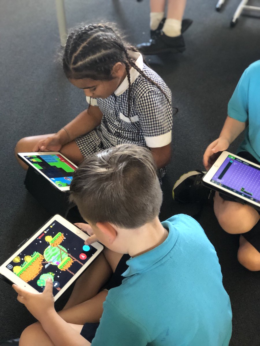 ThomasAquinasPS's tweet photo. When you pull out the old school #NintendoMiniNES to immerse the students in video games before they begin to explore @BloxelsBuilder @BloxelsEDU https://t.co/NCHD77bB60