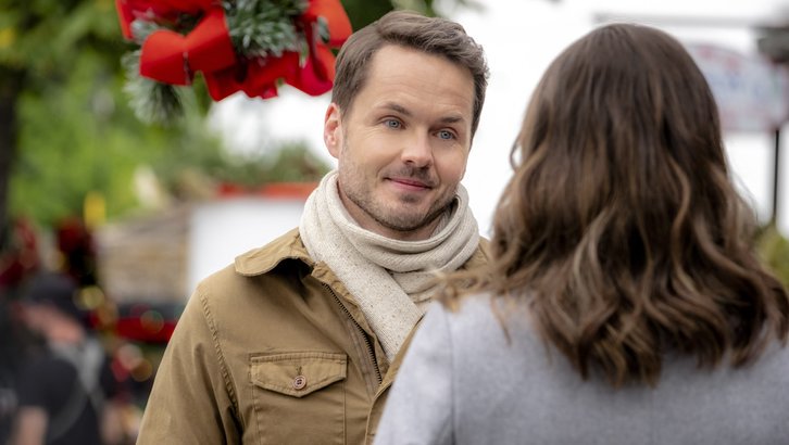 LisaColang's tweet image. Retweet #Hallmarkies to show how much we adore @ThePaulCampbell! #AGodwinkChristmas @hallmarkmovie