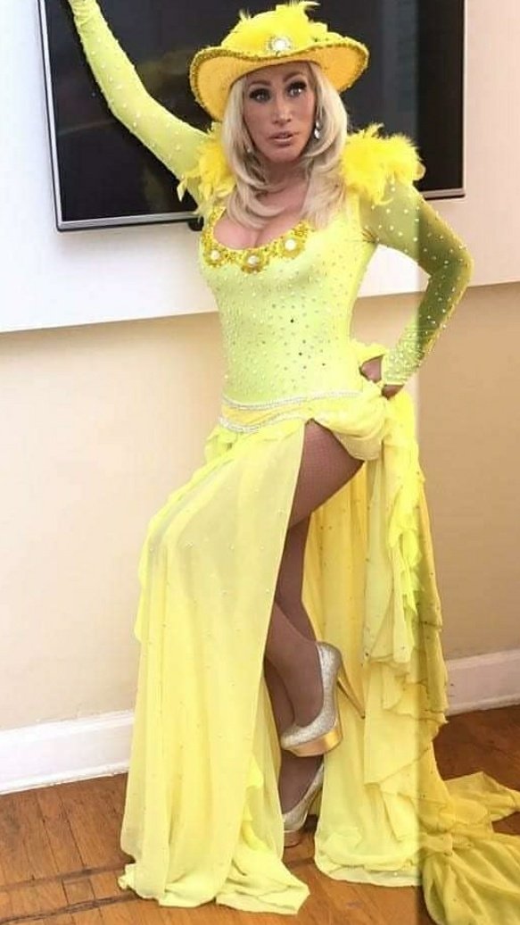 ImNotAbusadora's tweet photo. Ya voy camino a la Boda de Lety y Fer tesoros! https://t.co/hkA9MjmlNe