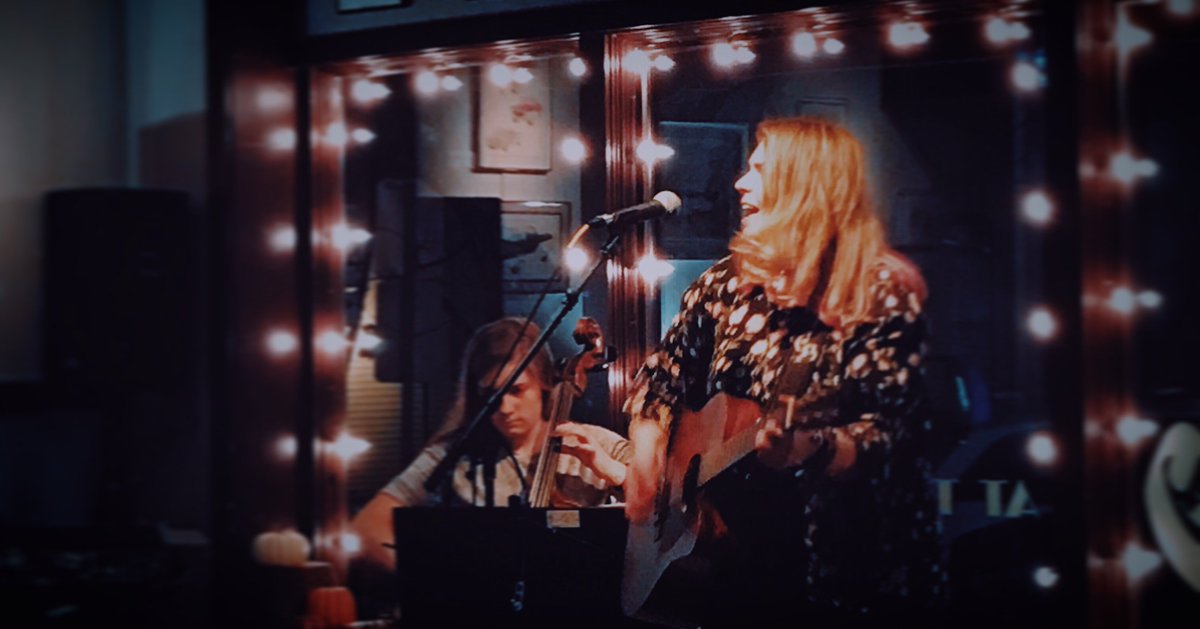 itscristabelle's tweet photo. Thanks to @valemusicgroup for having me yesterday at the #ValeConference!π I spoke on a panel in the morning & performed at after hours- it was so much fun to play some of the new music from #StartWithHello live! :) And it's always great to be back at my alma mater @LVC! https://t.co/SiKKyaAjZ8