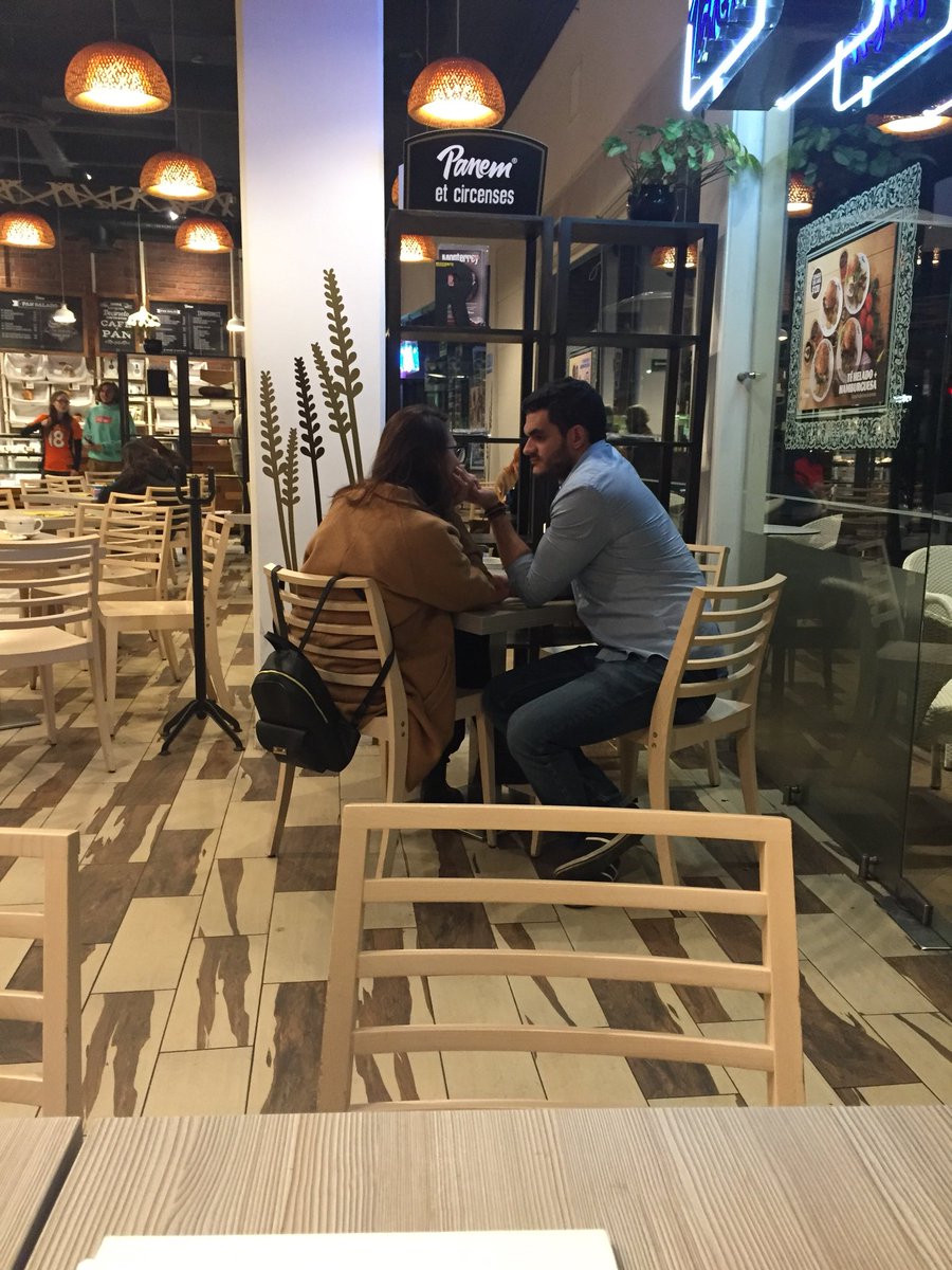 adrianagvo9's tweet photo. Llevo 3 horas en un café y toda 1 hora había una pareja frente a mi súper linda, donde el chavo le hacía mil cariños cada 2 segundos jajaja STAPPPP #Thatsnotforme #BuenFin2018 Jajajajaja https://t.co/sEbn7dcteB