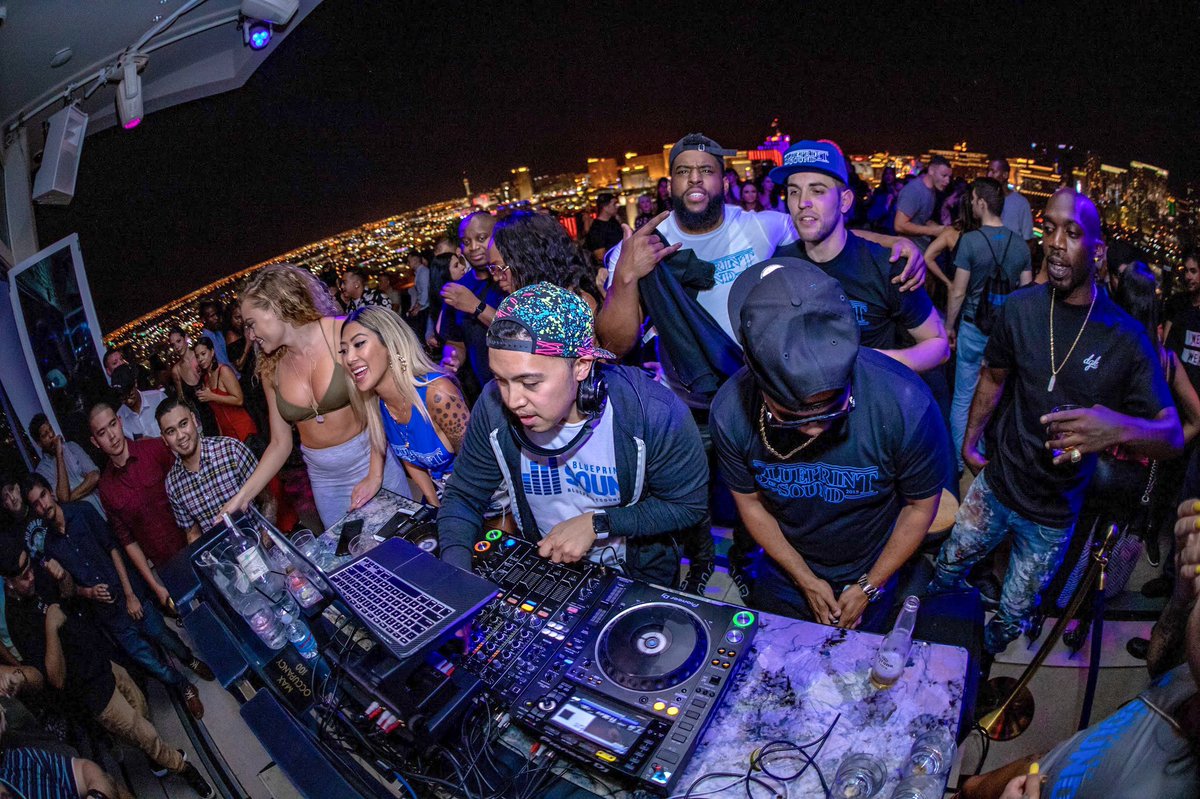 EarwaxXx's tweet photo. Tonight the move is @ApexSocialClub #bluprintsound #djearwaxxx #theviewhaschanged https://t.co/7xQqE5hkCX