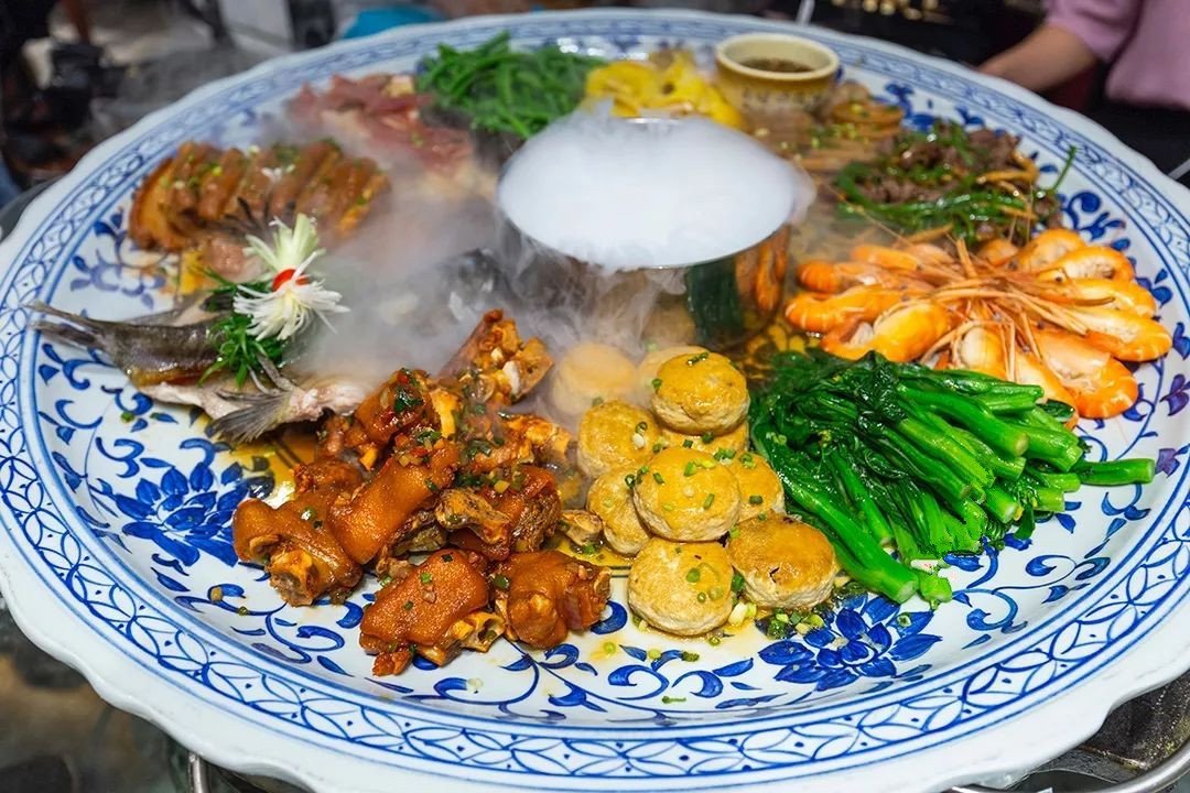 Beautifulgx's tweet photo. King Zhuang chieftain banquet (壮王土司宴) in #Nanning Qingwafang Ancient Village.😍😍 https://t.co/31gZVrmqwV