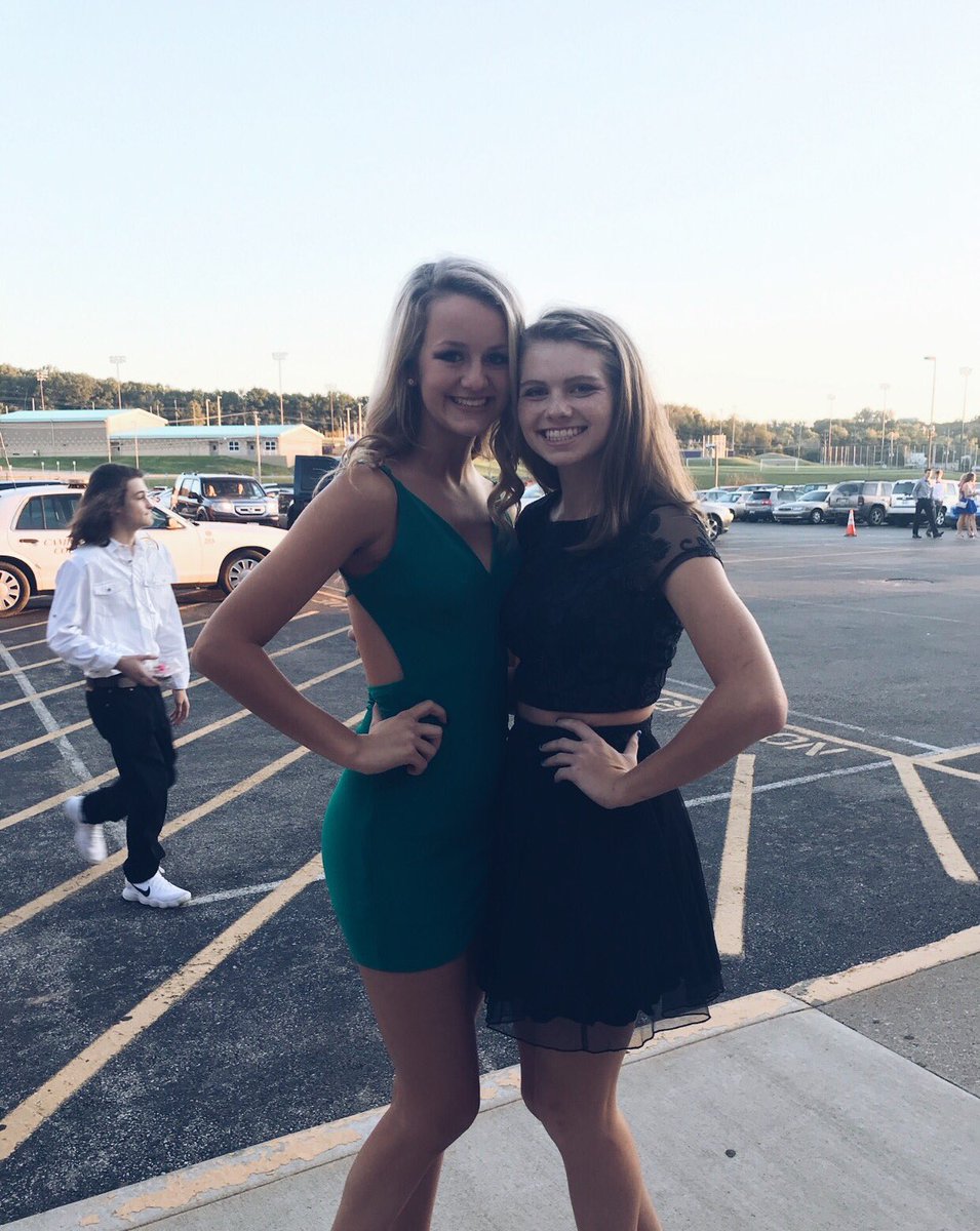 chl0edrake's tweet photo. happy 19th lyd !!!! hope you had the best day !! hope ur livin it up at the ville !! miss u &amp; ur crazy self so so much💖💓💕💗 https://t.co/9iLP1WQIgg