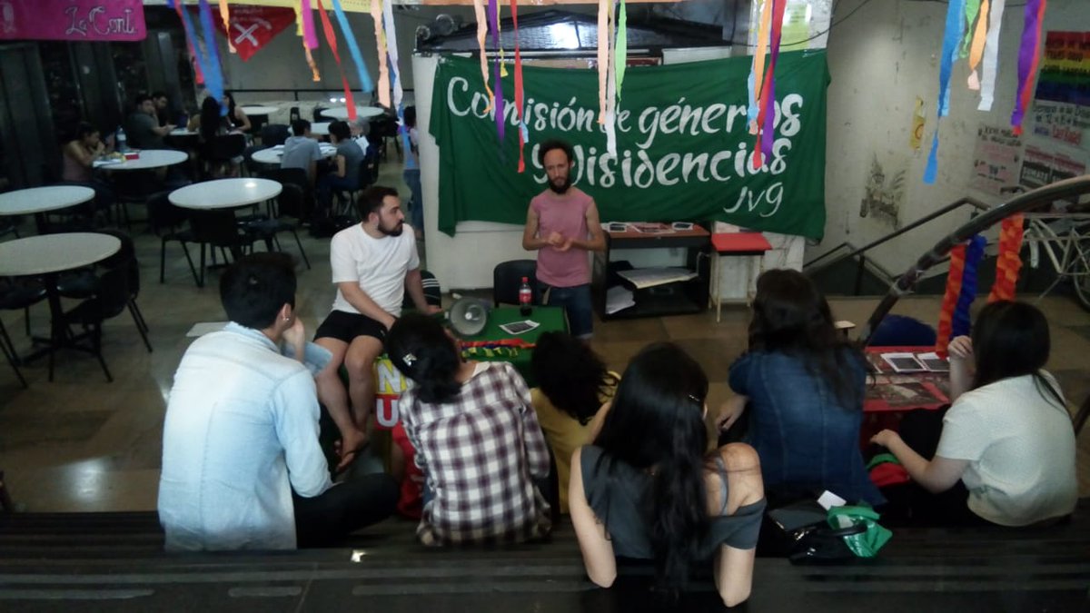 generojvg's tweet photo. 💚MÁS FOTOS DEL JUEVES ❤️🧡💛💚💙💜

#semanadelorgullo #marchadelorgullo #orgulloba #orgullo #prideweek #prideparade #prideba #pride https://t.co/C65SFID3j3
