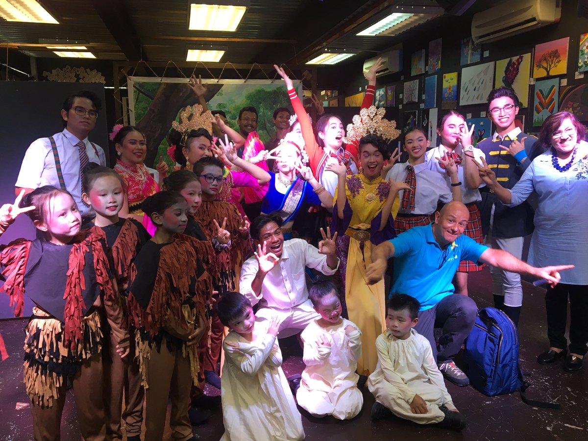 myUNICEF's tweet photo. Thank you so much to the cast and crew of Tale Of Lucy for making this #WorldChildrensDay an unforgettable one! 💙 #WorldChildrensDay #MYkindness2018 #KidsTakeOver #TeamRealSchools https://t.co/i1VaRk9mKL