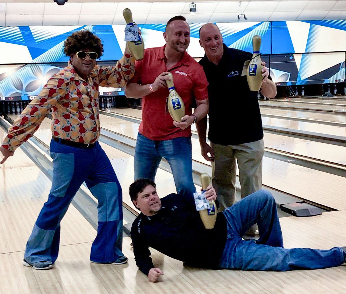 MedTransCorp's tweet photo. TEXAS EMS HALL OF HONOR BOWLING CHAMPS! 🙌🎳
#BowlingChamps #WinnerWinner #TURKEY #GobbleGobble #TurkeysforThanksgiving #TexasEMS #TexasEMSConference #TexasEMSConference2018 https://t.co/2px8SVV7yy