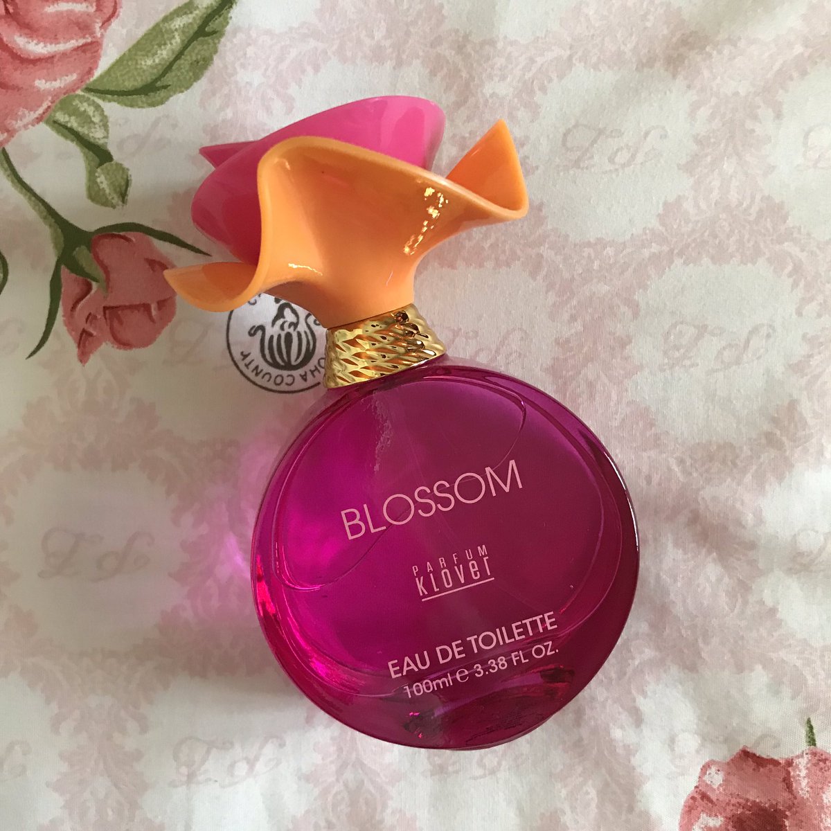 baebyminmin's tweet photo. ส่งต่อน้ำหอมแบรนด์ Parfum Klover ค่าเป็นแบรนด์จากออสเตรเลียของแท้100% กลิ่นหอมมากกกก เหมาะกับคนที่ชอบกลิ่นแนวดอกไม้ฟอรัลๆนะคะ🌸 เราซื้อมา1000฿ ขอส่งต่อ750฿ รวมส่ง EMS นะคะ❤️ ใช้ไปไม่ถึง5ครั้งค่ะ สนใจDMนะคะ🙏🏻 #น้ำหอม #ส่งต่อคสอ #พร้อมส่ง https://t.co/IbZhpfQ8nx