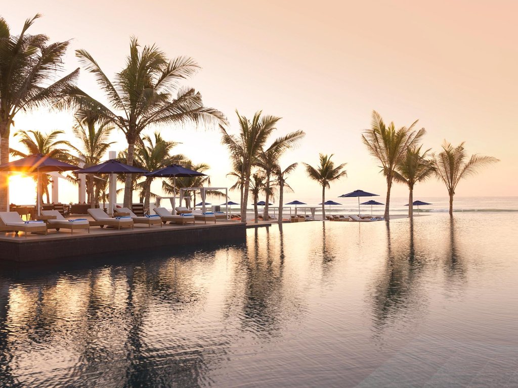 Oman_ES's tweet photo. Hacer un viaje al sur de Omán para el fin de semana largo y consigue una tercera noche gratis cuando pagas dos noches en una villa de un dormitorio con vistas al jardín piscina.

https://t.co/GoigICkiTA https://t.co/VDvrSDR3vK
