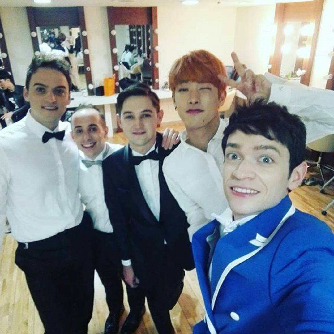 bluudot's tweet photo. Behind the Scenes: #NonSummit Ep. 100
(2016)
.
#Takuya #타쿠야 #TakuyaTerada
#寺田拓哉 #Crossgene
#비정상회담 #AbnormalSummit https://t.co/9GJpmhacMA