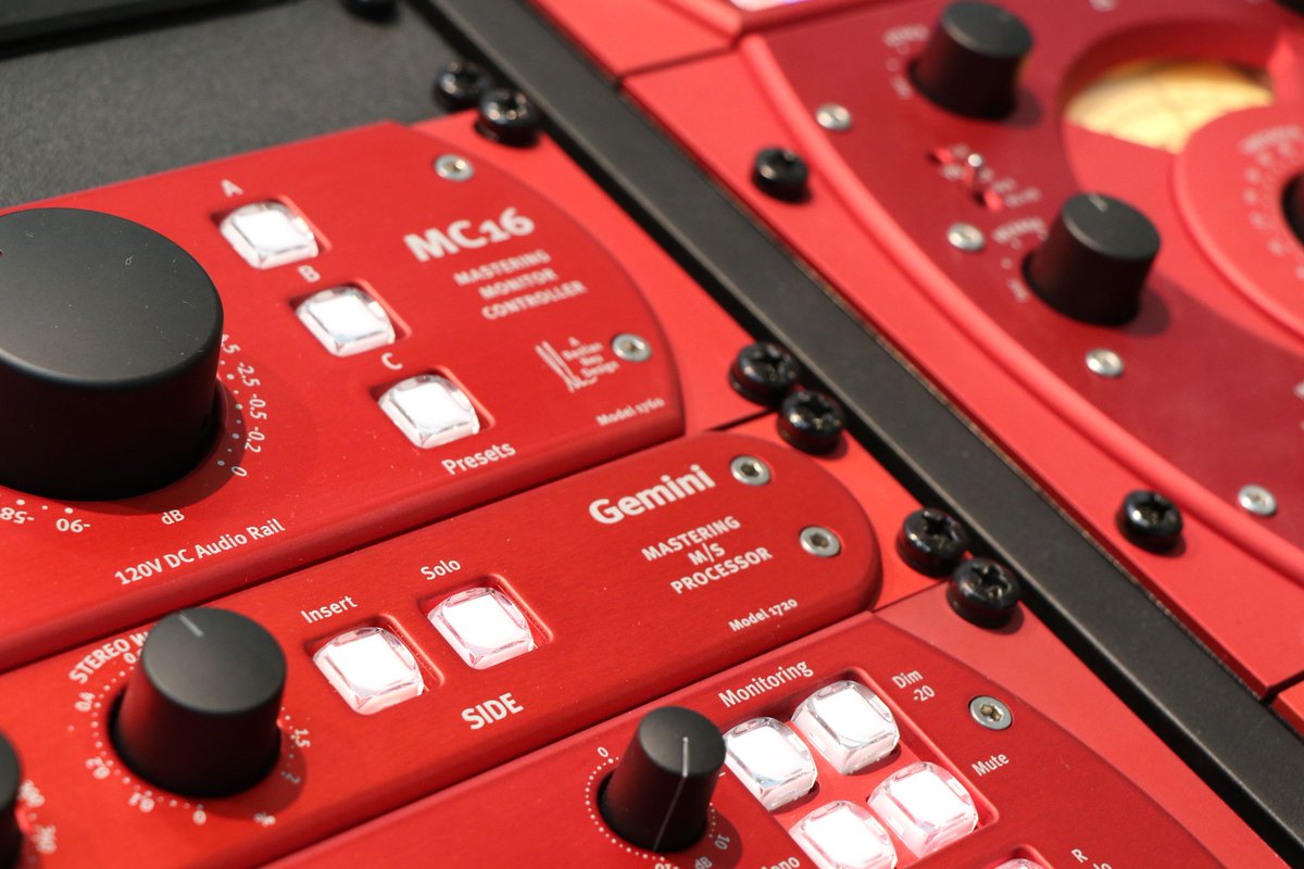 spltweets's tweet photo. πΈ The latest prototype of the upcoming SPL Gemini πΆ
π Mastering M/S Processor
#splGemini #Mastering #MSProcessor #ComingSoon
#splMasteringWorldwide π https://t.co/exvycbcHAM