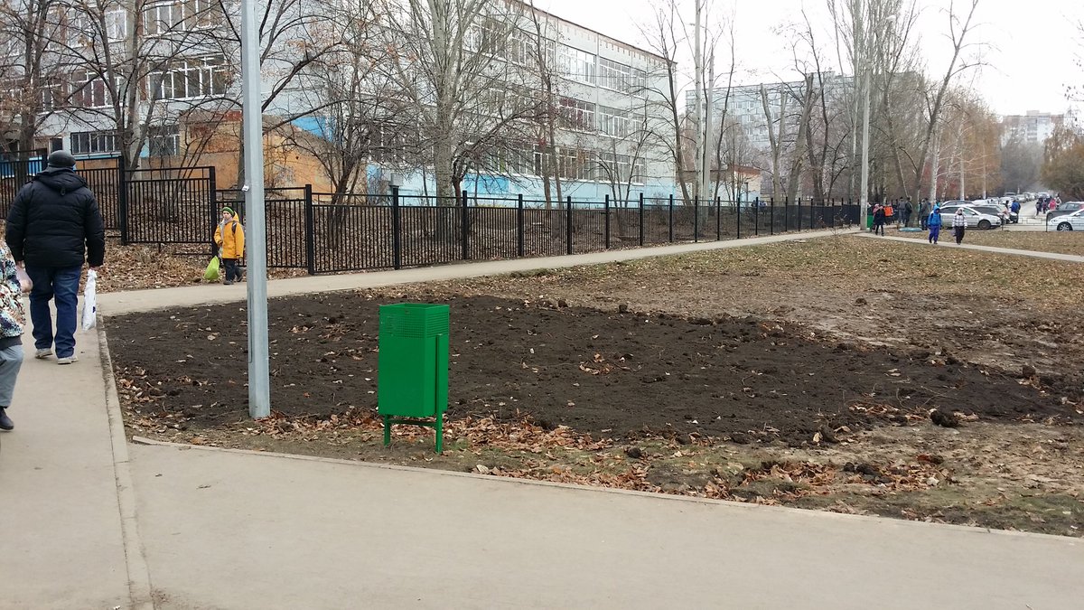 Приволжский -9. 
Восстановлено благоустройство газона по адресу Г.Димитрова, 113 посое устранения аварии на сетях СКС.🏡🏡🏡🌲🌳🌲 <a href="/promadm/">Promadm.samara</a>.