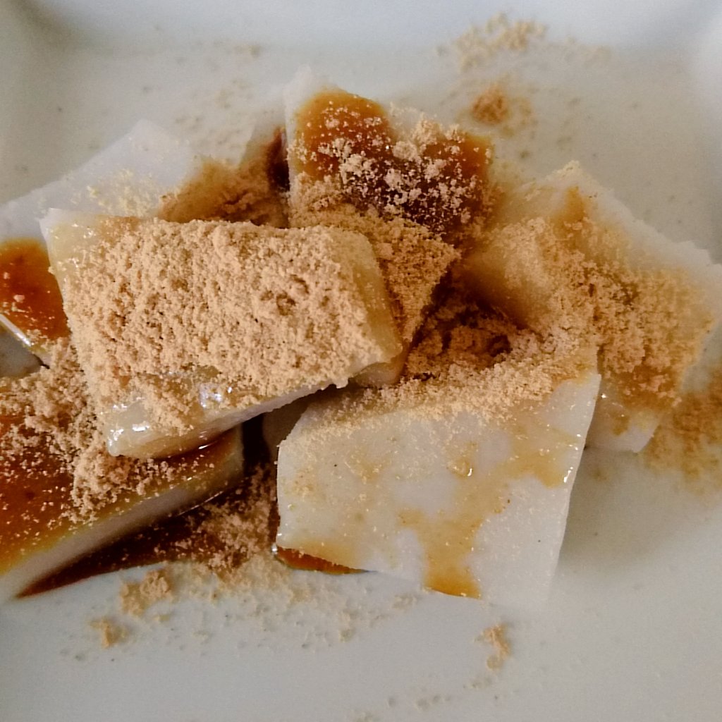 むさ Musa 神保町駅徒歩3分 拿叡姝 ナイェジュ 清潔で漢方の香りが漂う店内 併設サロン よもぎ蒸しやマッサージ お茶以外殆ど薬膳感はなく美味しいし 2時間近く過ごせて帰るときまで体が温かいし全部含めるとランチ2500円 土日祝も提供 はお得