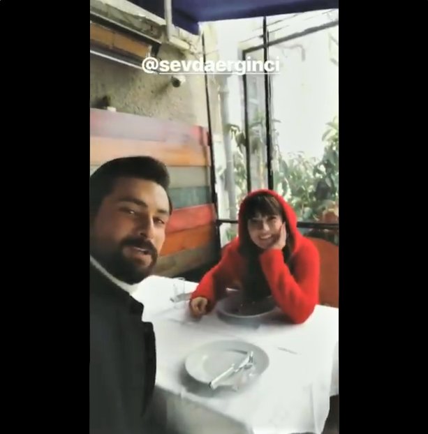 Soğuk ve yağmurlu bir kış gününden herkese merhaba. Ama yine de mutlu olmak için güzel bir gün. Çünkü;
👉Bugün günlerden #YasakElma 
👉Bugün günlerden #ZeyAl 
👉Bugün günlerden #OnurTuna 
👉Bugün günlerden #SevdaErginci