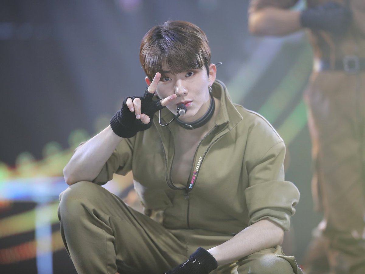 mystarplay's tweet photo. 오늘도 #ShootOut 💚 내일도 #슛아웃 💛
#MONSTAX_ShootOut 은 1년 365일 봐도 #Shoot_Out 🏹😍 

#몬스타엑스 #몬엑 #MONSTA_X #스타패스 #STARPASS #더쇼 #THESHOW #SBSMTV #셔누 #원호 #민혁 #기현 #형원 #주헌 #아이엠 #gleammedia https://t.co/i4WTGPz71Q