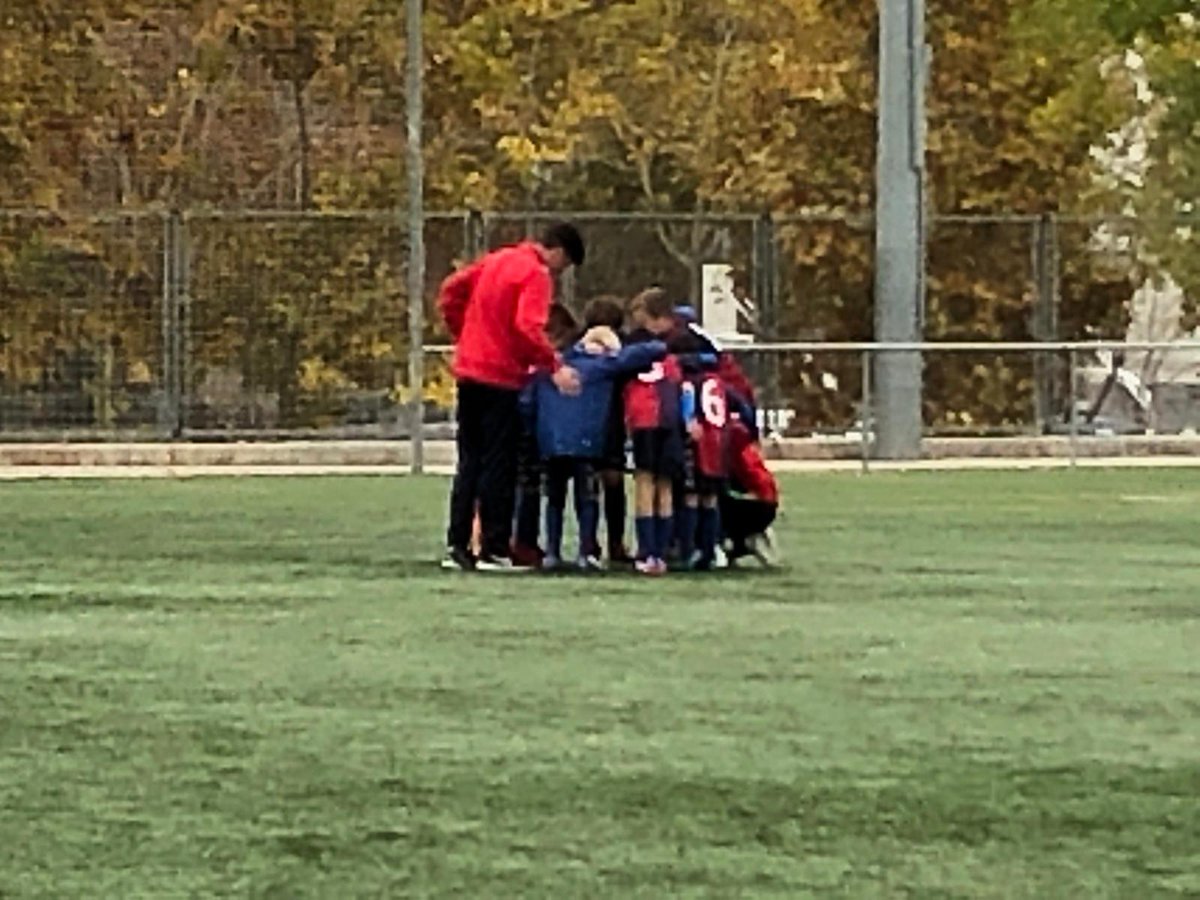 josemilh's tweet photo. BE 3-3 Terrassa.
Un equipo muy encerrado nos hace daño en dos contras aisladas. Muy contento de todoa los niños! #BenjamiE https://t.co/IZQzrLXND4