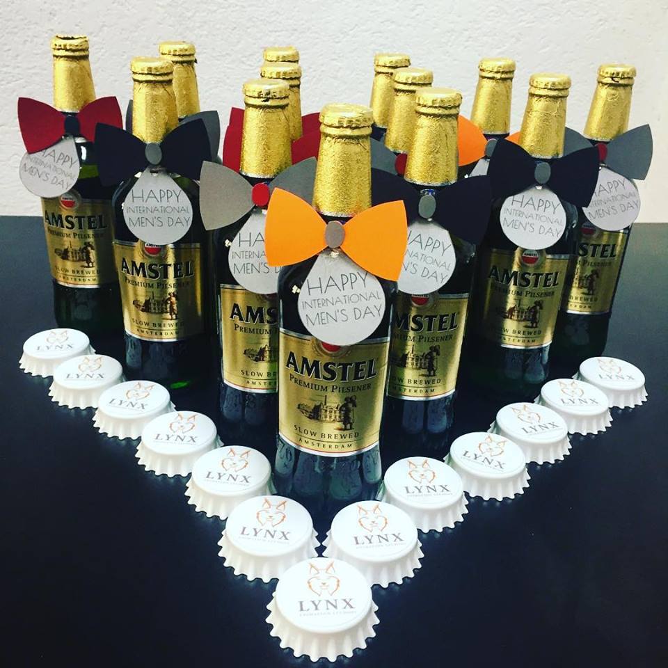 Happy international men's day! 🍻
#internationalmensday #lynxanimationstudios #beer #bowtie #paperbowtie #amstel