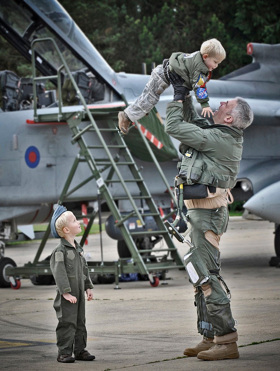 RoyalAirForce's tweet photo. Today we celebrate the men of the RAF around the world! #InternationalMensDay https://t.co/99mA5zwRxa