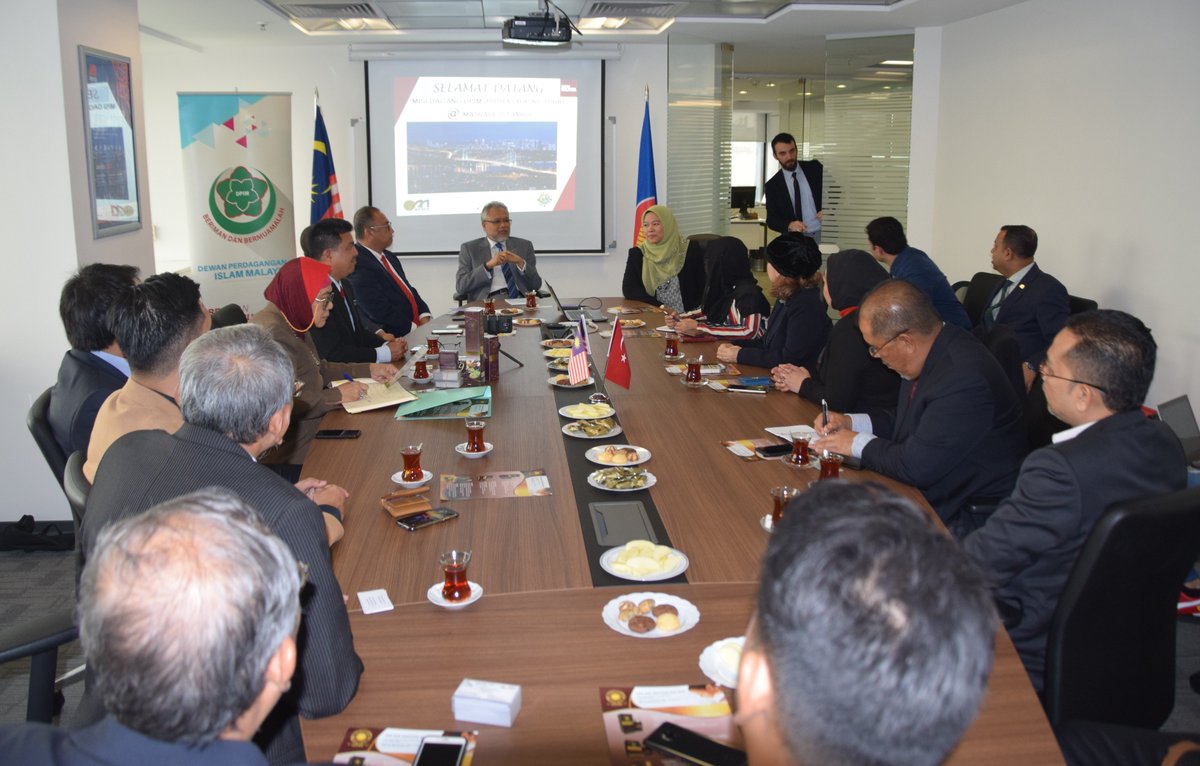 D8org's tweet photo. The #D8 Secretary-General visited #MatradeIstanbul and met with representatives from private sector. https://t.co/xzILGm2nL8